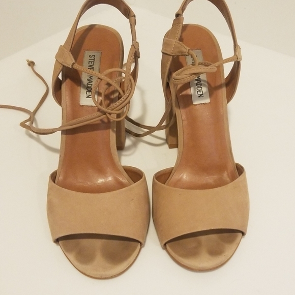 Steve Madden Shoes - 🌻3/$20🌻Steve Madden lace up heals🌻